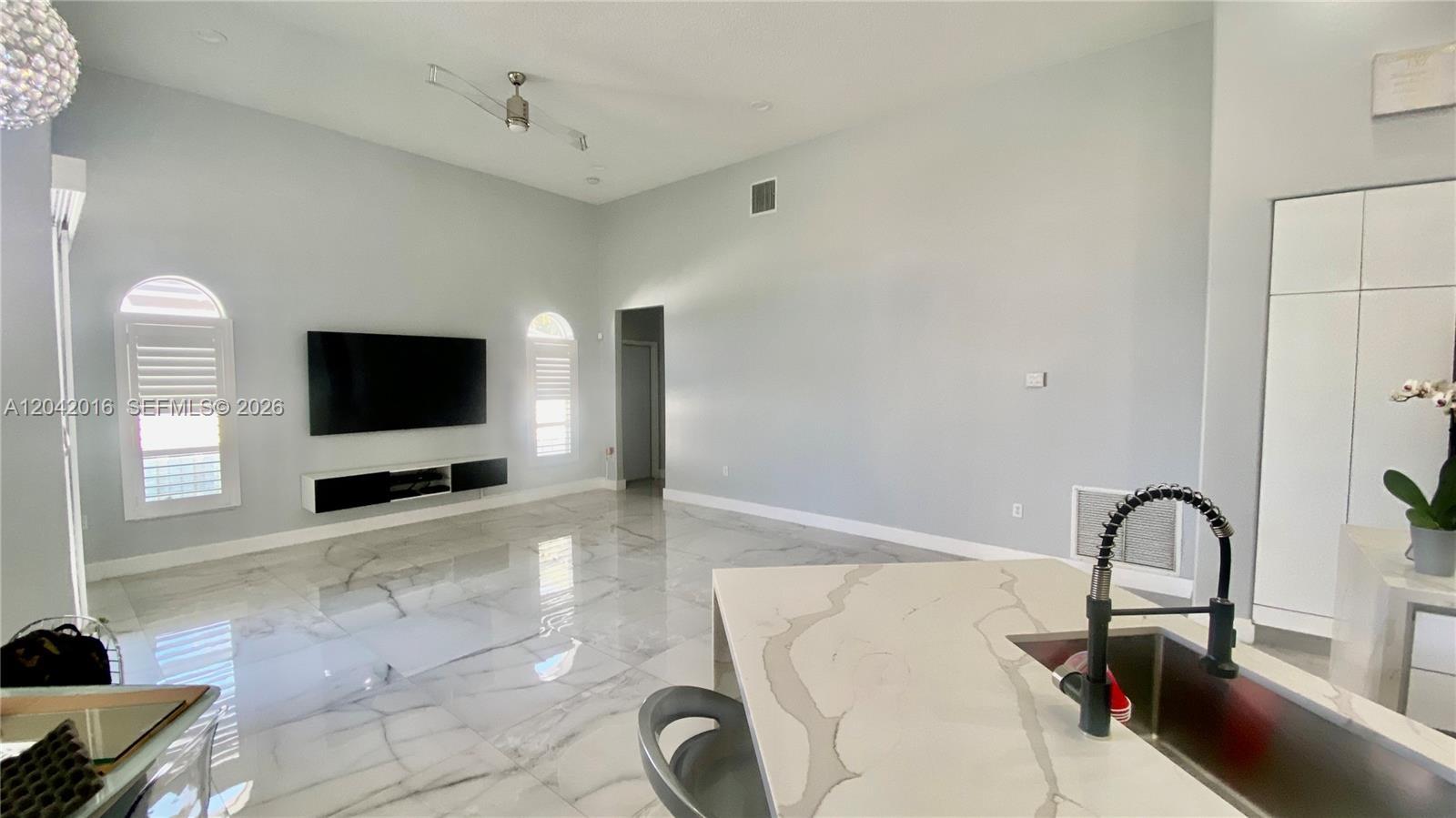 2172 NW 139th Ter, Pembroke Pines FL 33028 photo 3