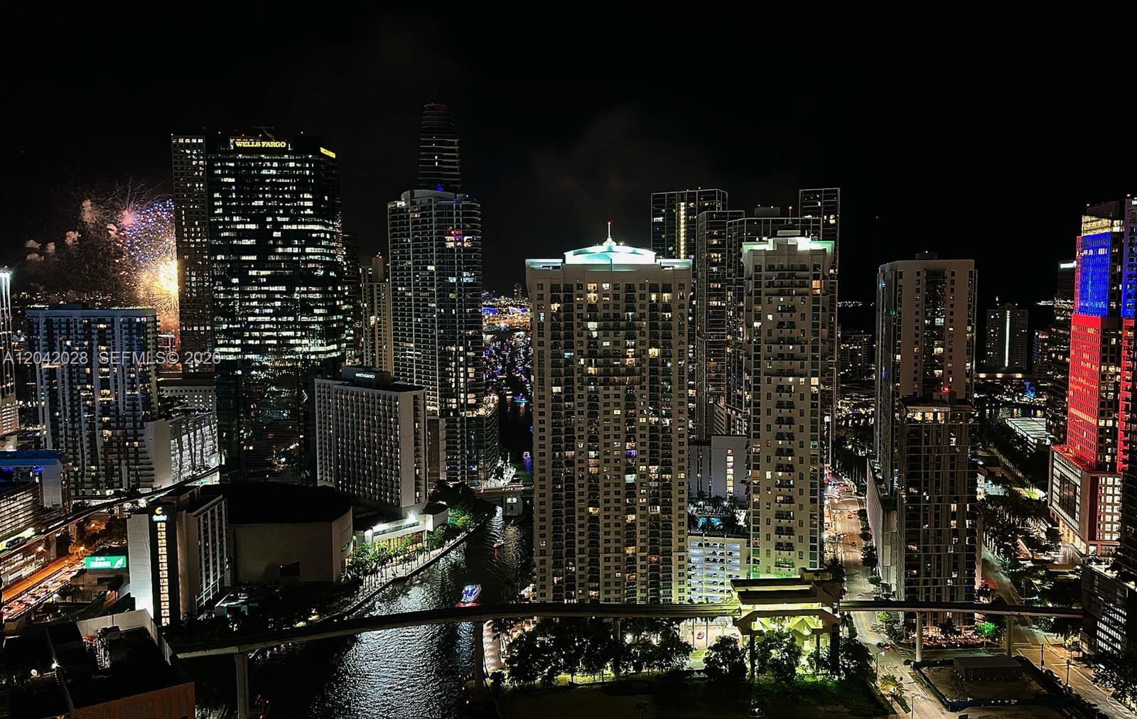 92 SW 3rd St # 4311, Miami FL 33130 photo 2