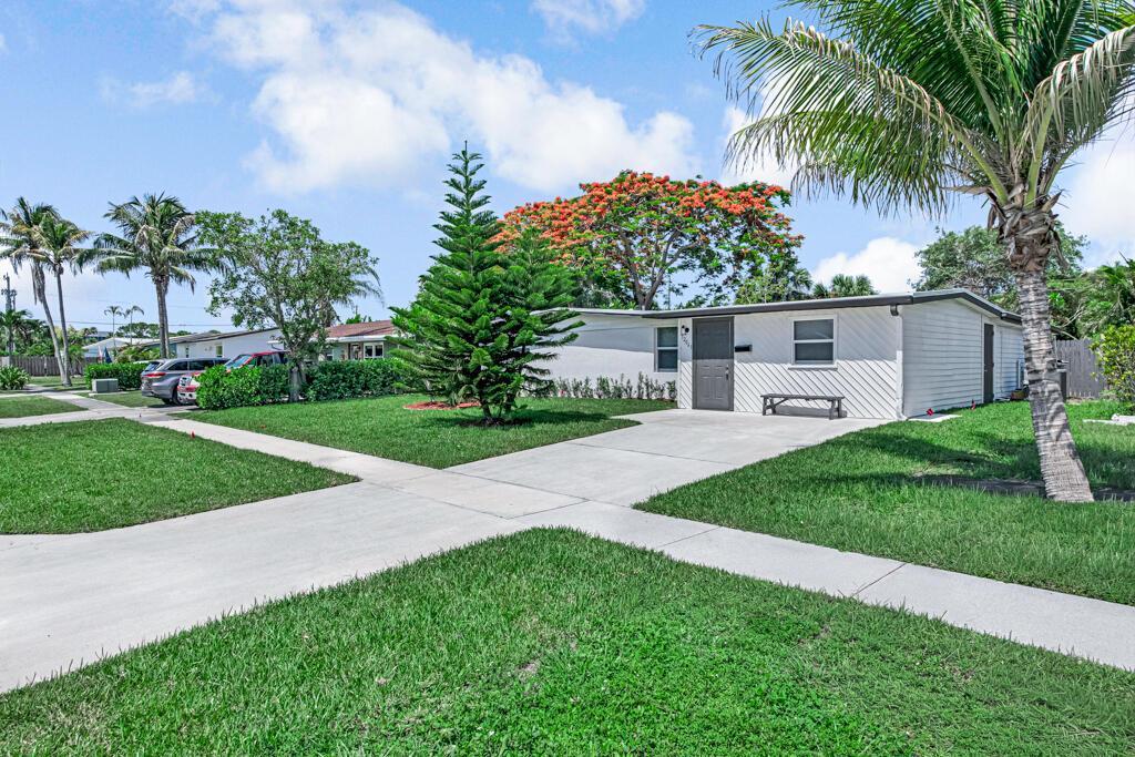 12063 Acapulco Avenue, Palm Beach Gardens FL 33410 photo 2