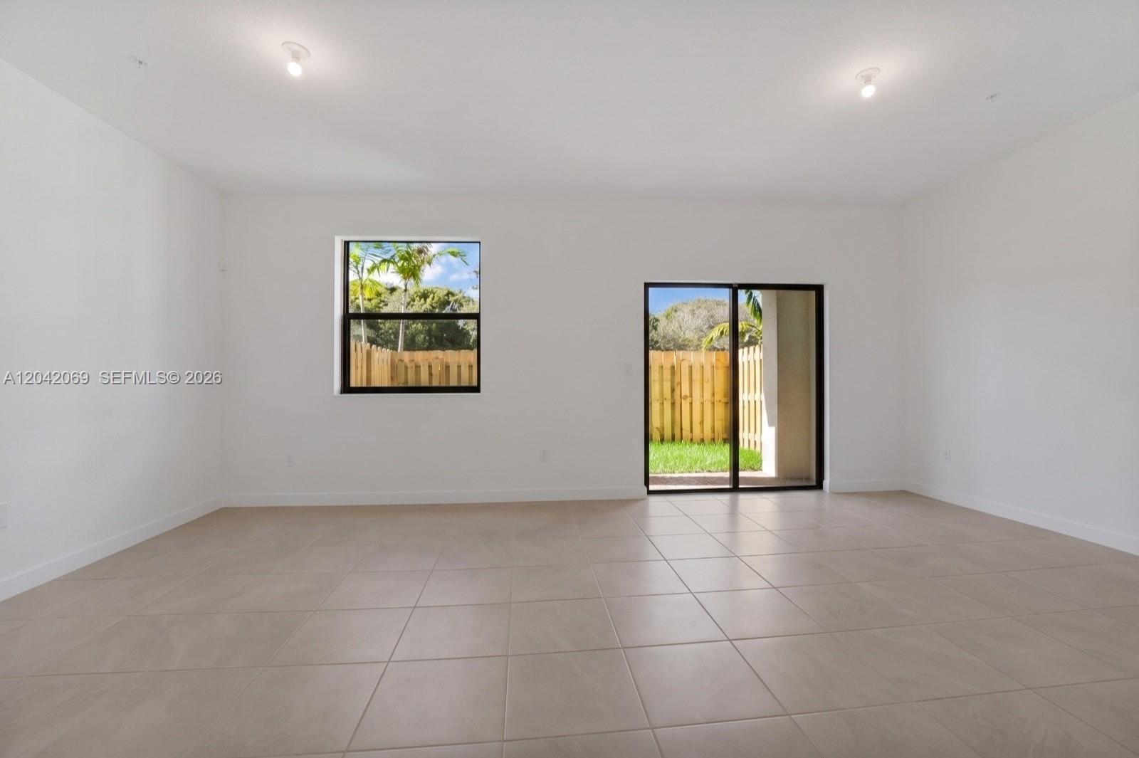 250 SW 159th Ln, Pembroke Pines FL 33027 photo 2