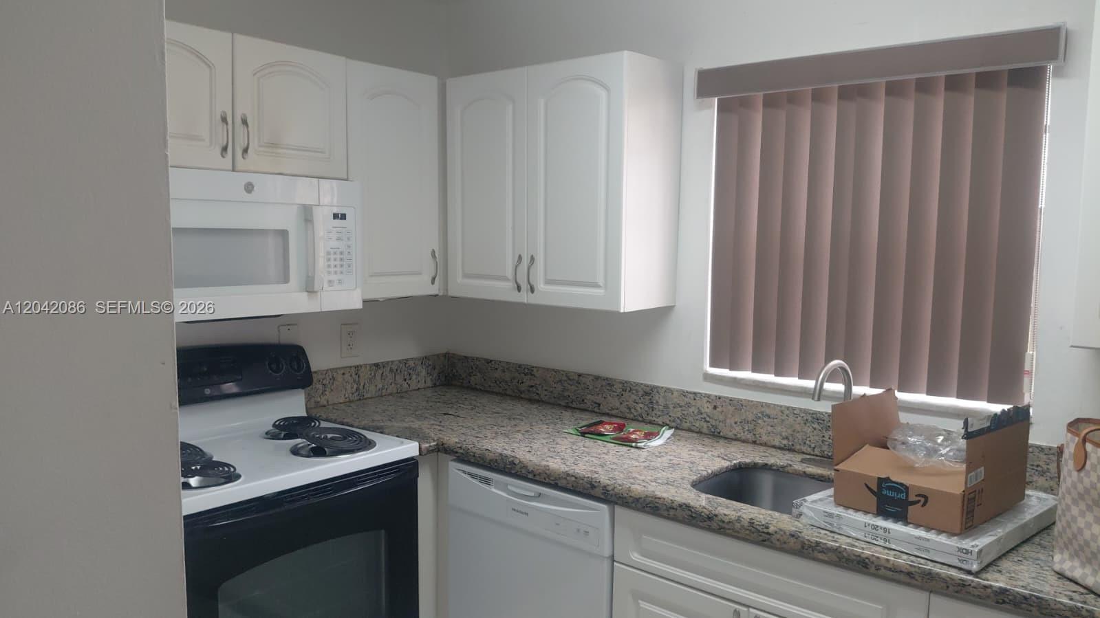 4240 NW 21st St # 136, Lauderhill FL 33313
