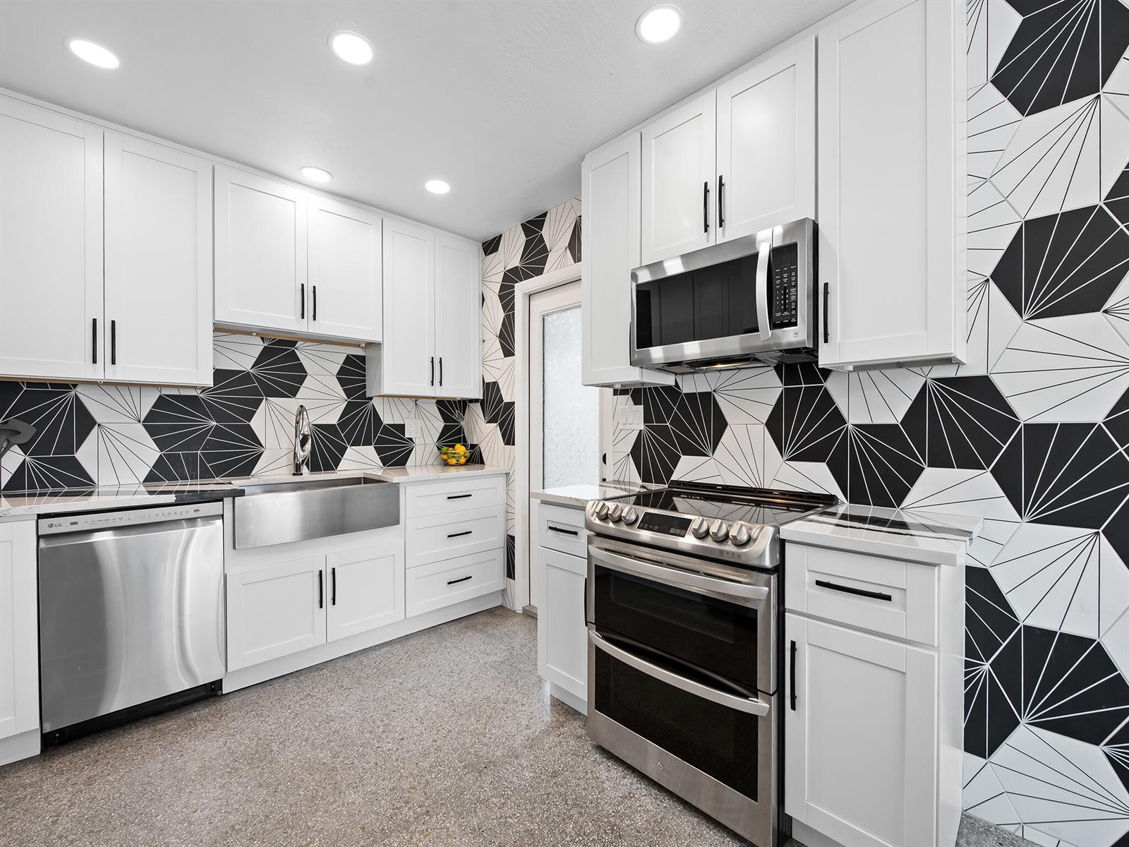 657 NW 30th Court, Wilton Manors FL 33311 photo 4
