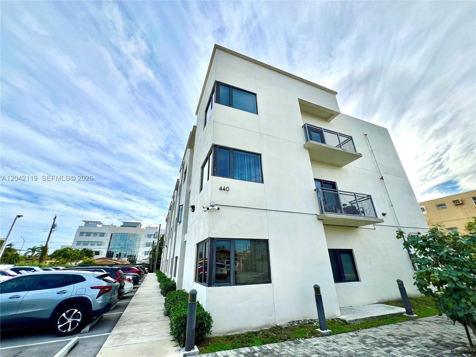 440 E 27th St # 204, Hialeah FL 33013