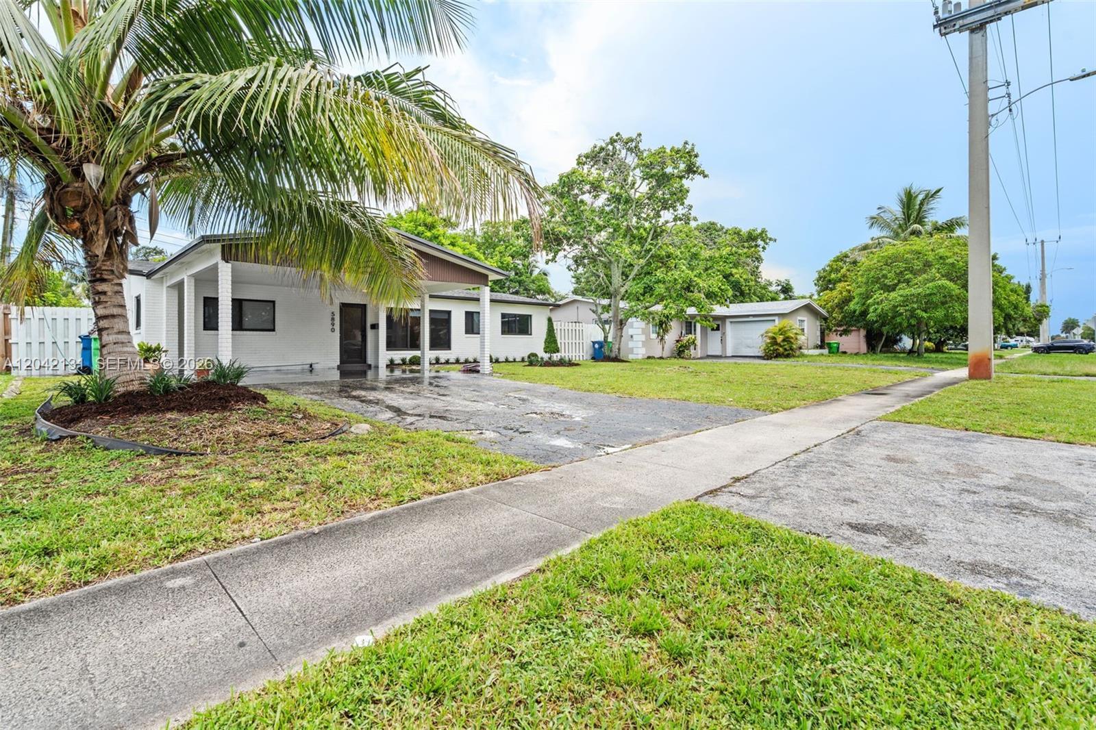 5890 NW 15th St, Sunrise FL 33313 photo 2