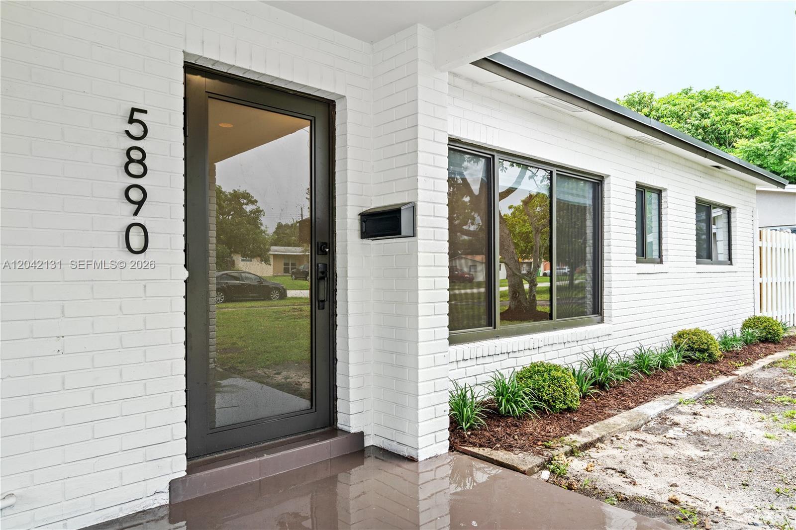 5890 NW 15th St, Sunrise FL 33313 photo 3