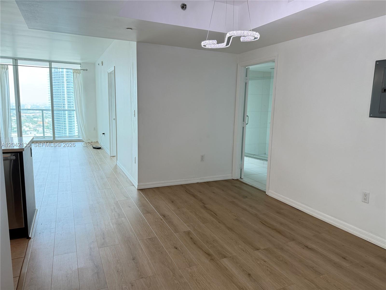 55 SE 6th St # 3900, Miami FL 33131 photo 5