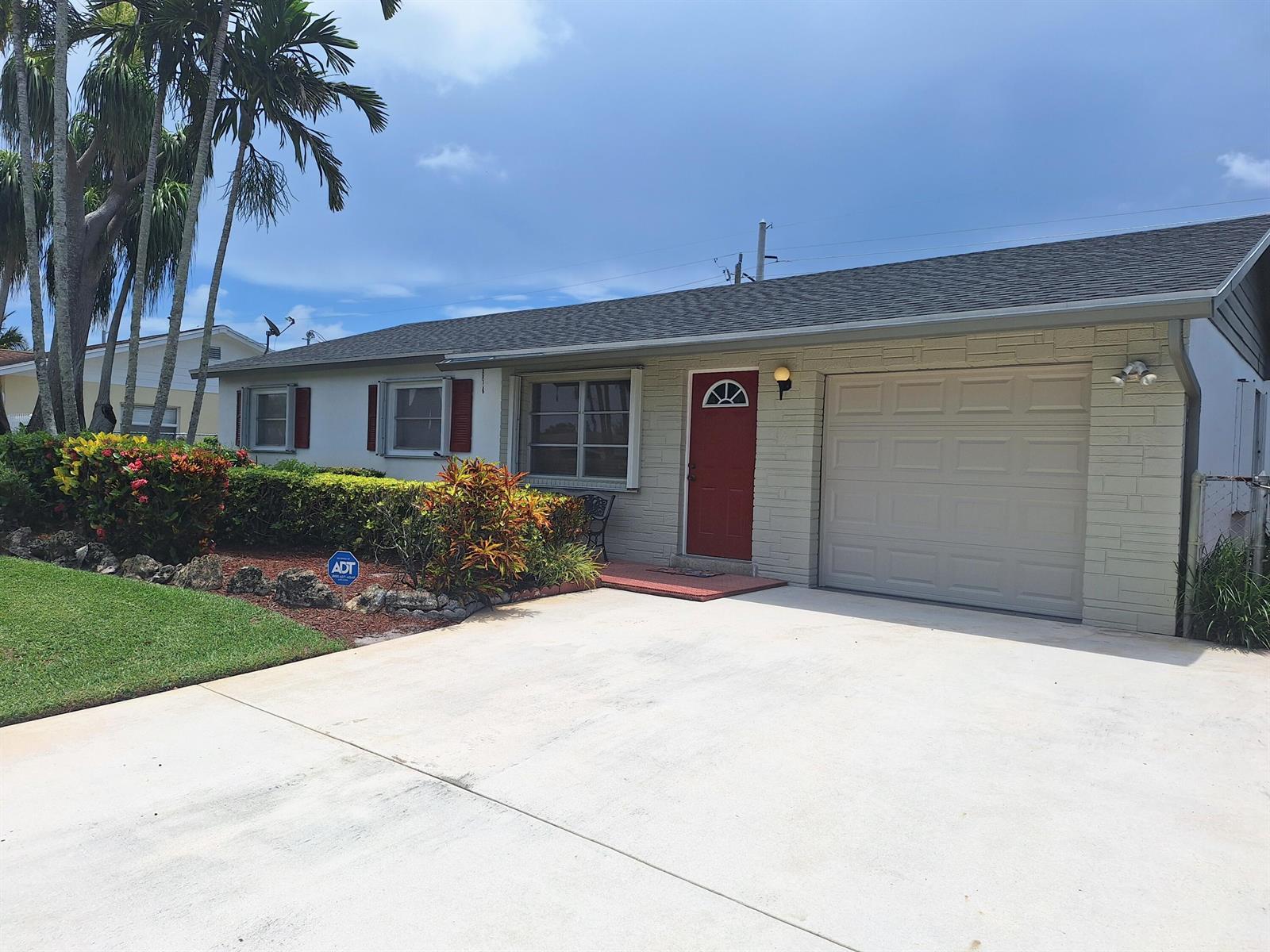 4972 Royal Court S, West Palm Beach FL 33415 photo 3
