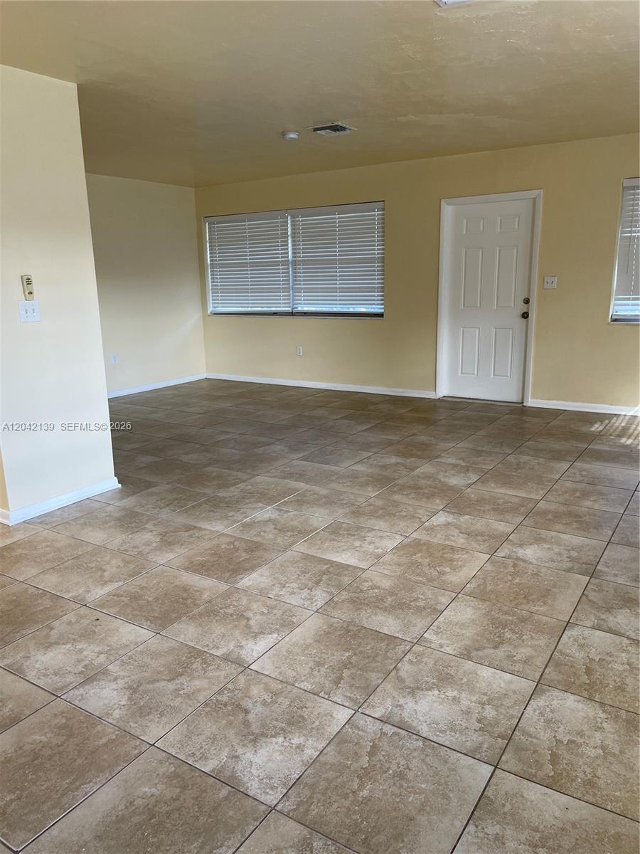 2901 NW 50th St, Miami FL 33142 photo 4