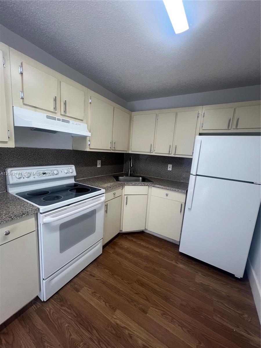 6141 W 22nd Ct # 202, Hialeah FL 33016
