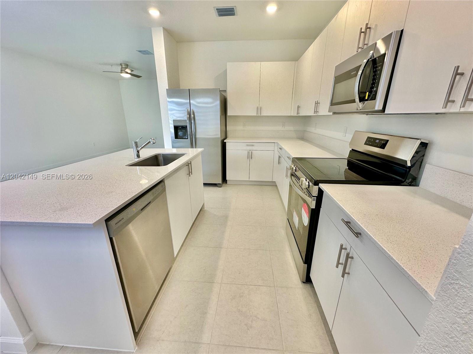 114 SW 184th Pl # 114, Pembroke Pines FL 33029 photo 4