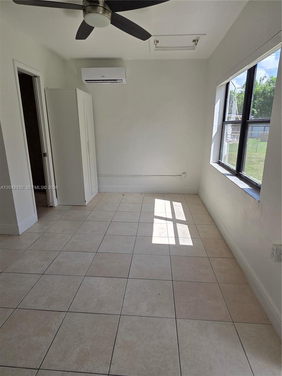 16 Allen Rd, West Park FL 33023 photo 3
