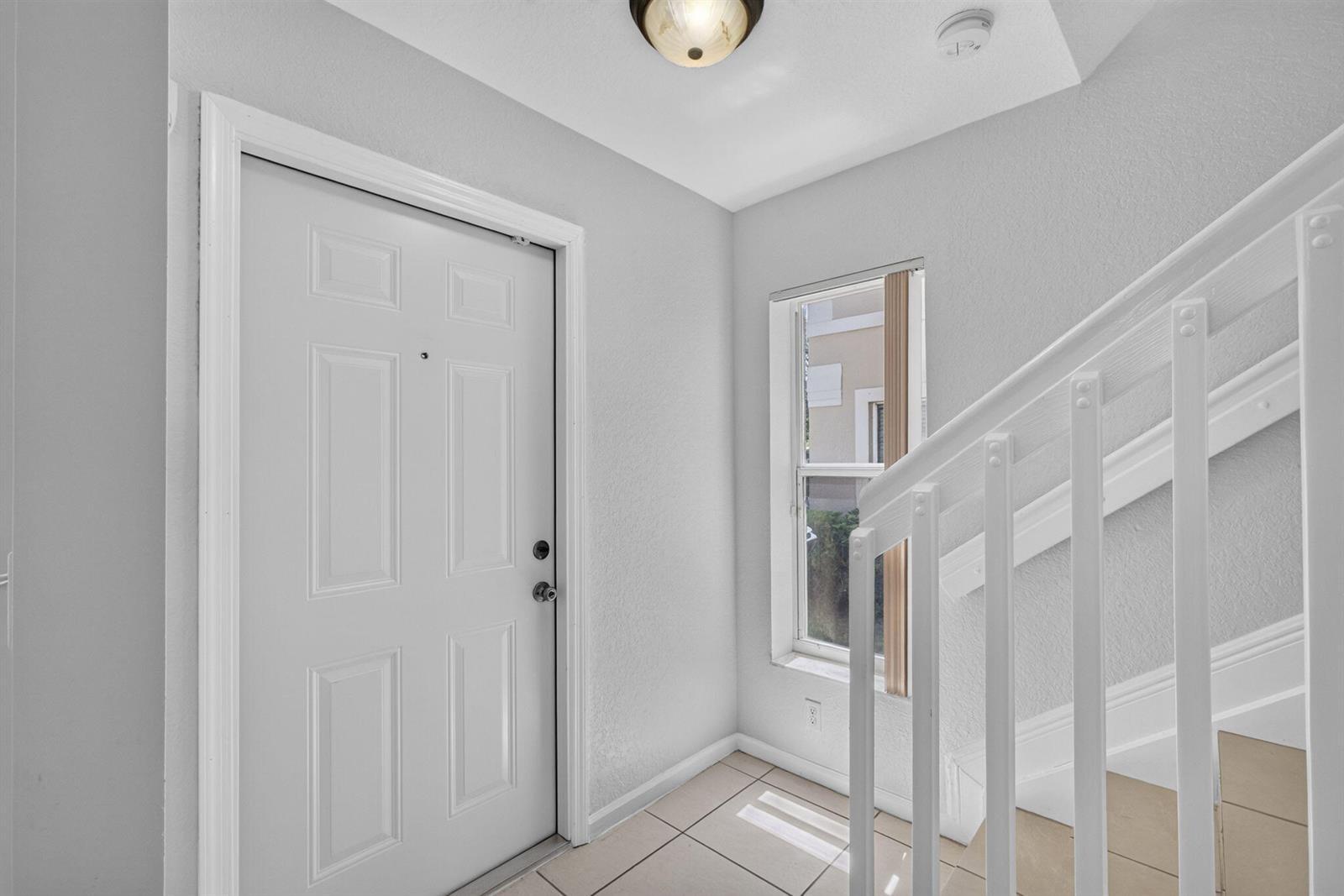 946 Summit Lake Drive, West Palm Beach FL 33406 photo 3
