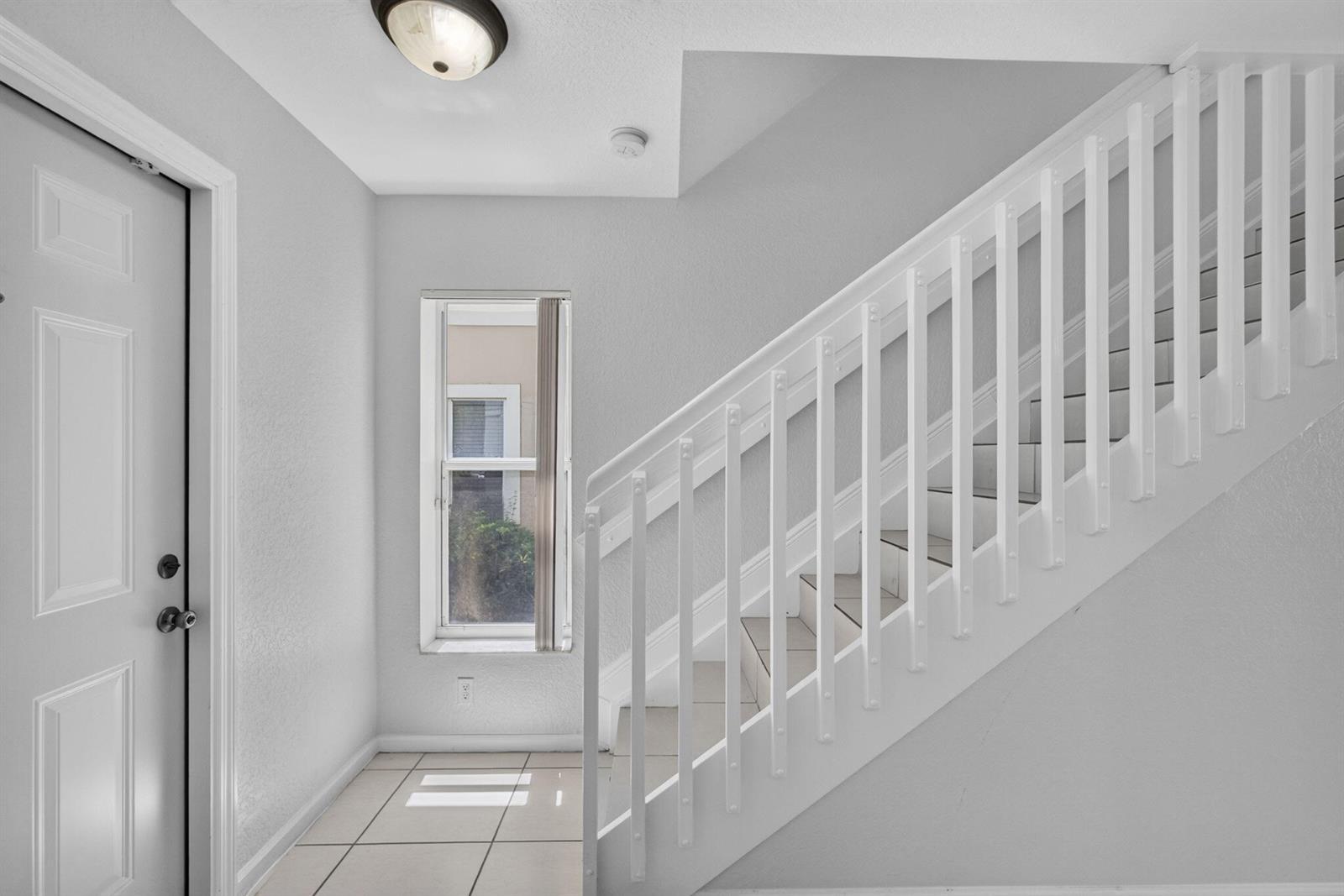 946 Summit Lake Drive, West Palm Beach FL 33406 photo 4