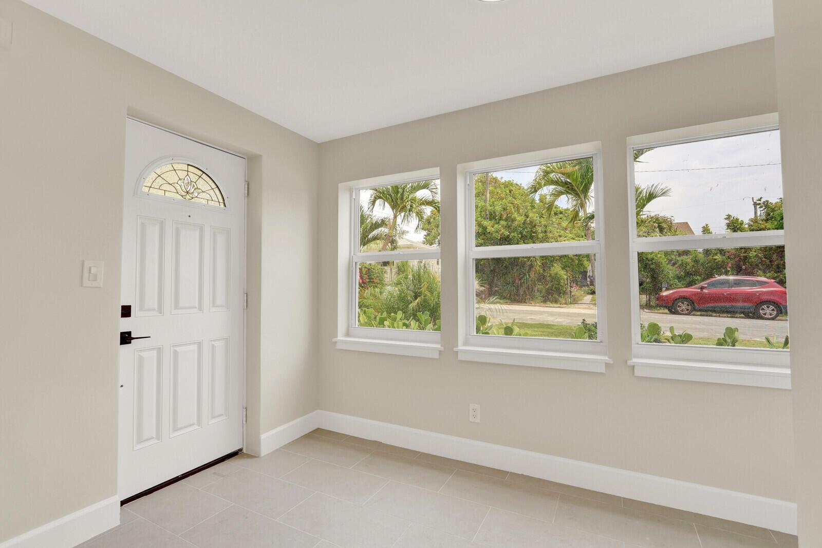 842 Selkirk Street, West Palm Beach FL 33405 photo 5