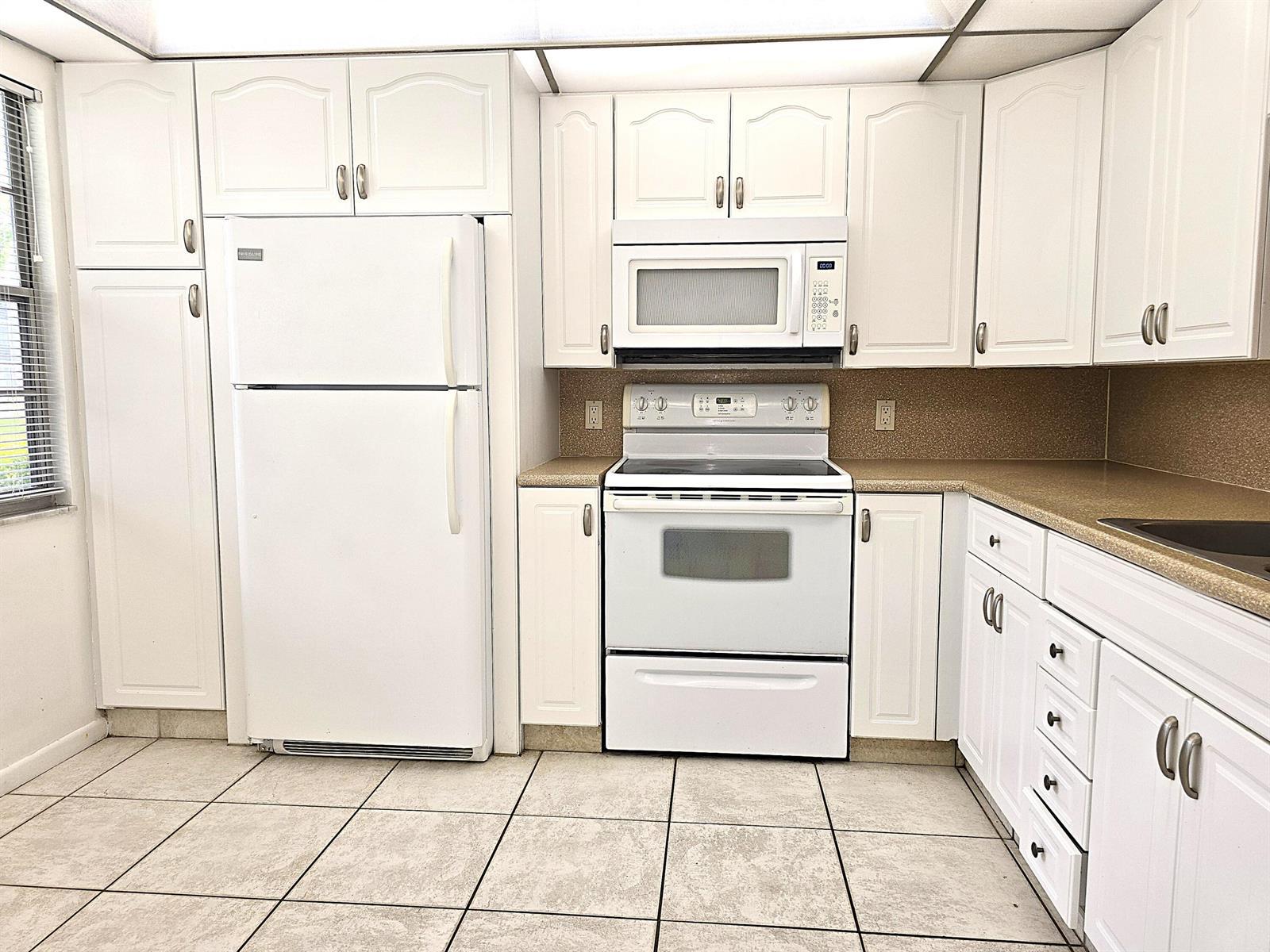 2803 Victoria Way # B1, Coconut Creek FL 33066 photo 4