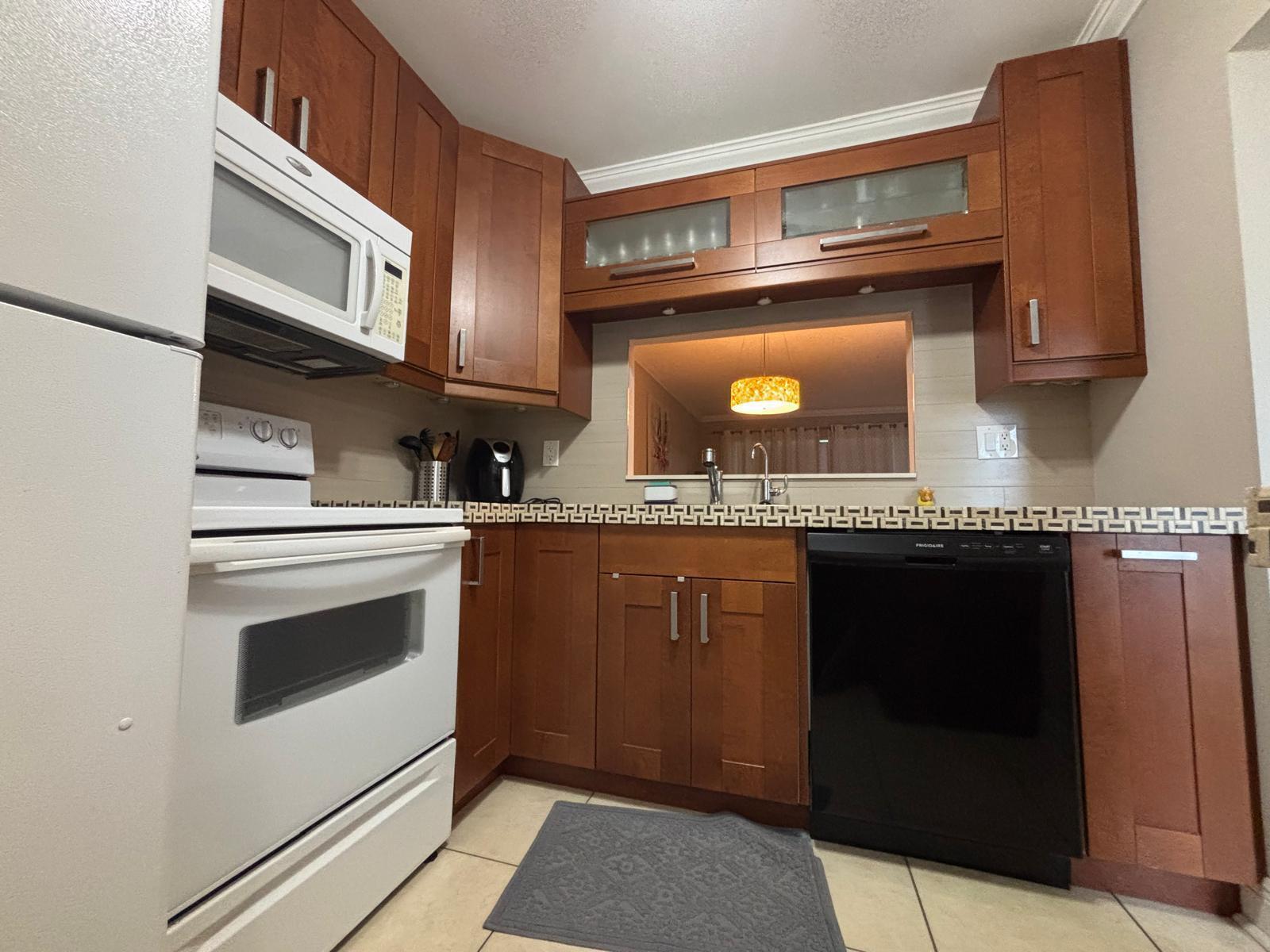5171 W Oakland Park Boulevard # 308, Lauderdale Lakes FL 33313 photo 2