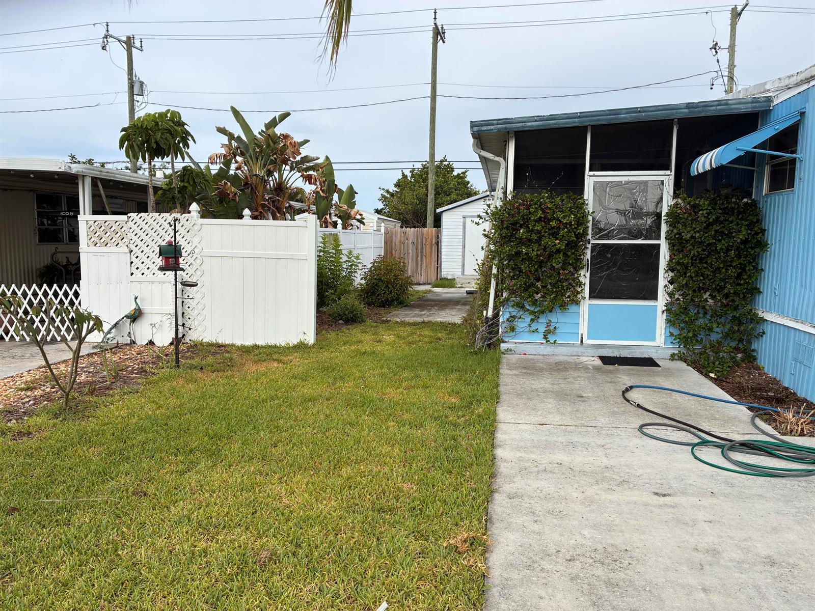 8268 SE Swan Avenue, Hobe Sound FL 33455