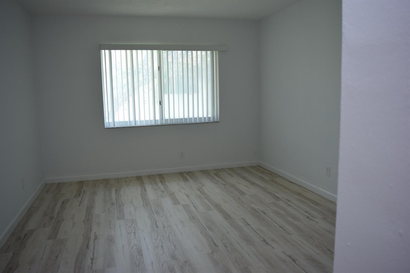 151 SE 6th Avenue Apt 14, Pompano Beach FL 33060 photo 5