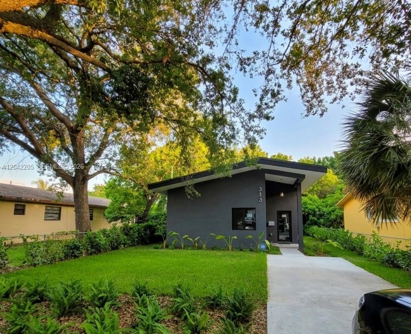313 NE 169th St, North Miami Beach FL 33162 photo 2