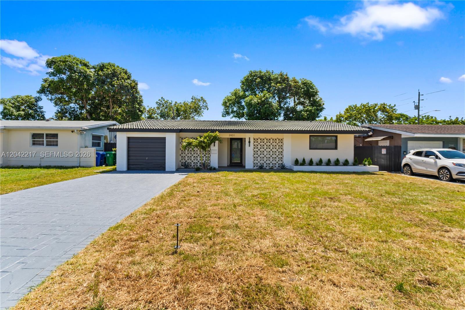 2431 Sabal Palm Dr, Miramar FL 33023 photo 2