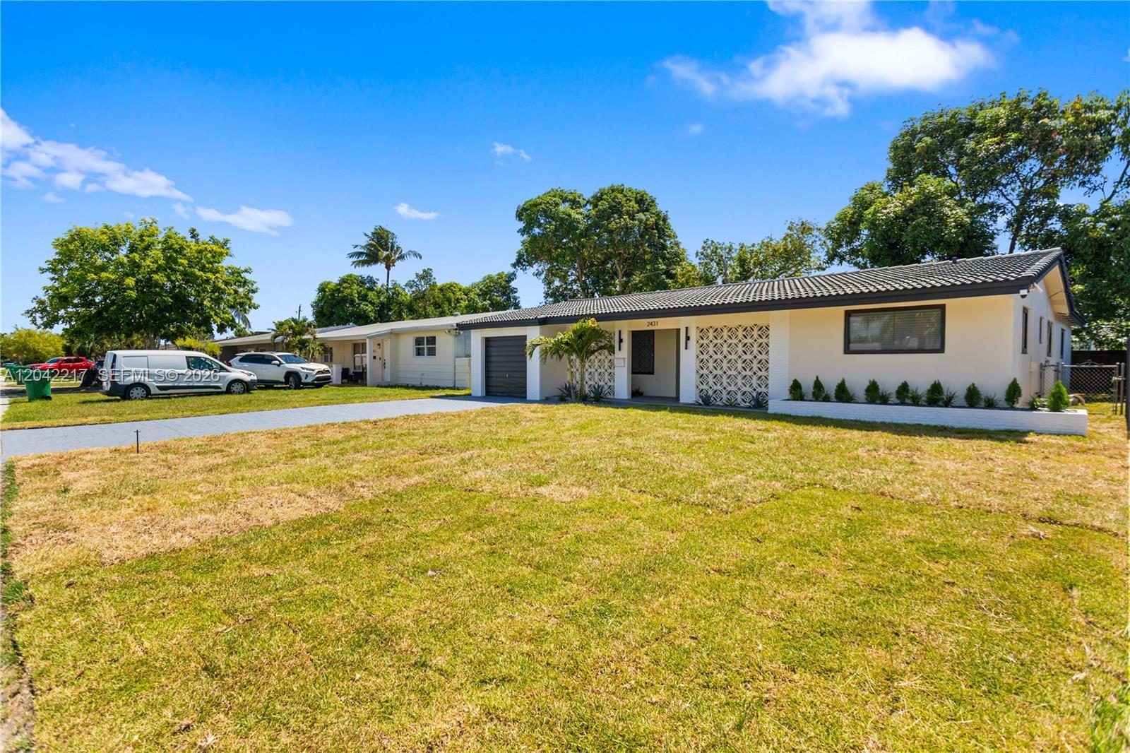 2431 Sabal Palm Dr, Miramar FL 33023 photo 3