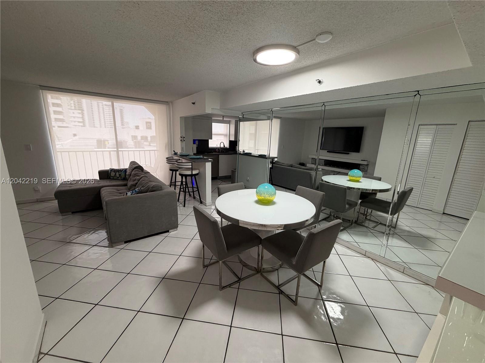 2625 Collins Ave # 420, Miami Beach FL 33140 photo 2