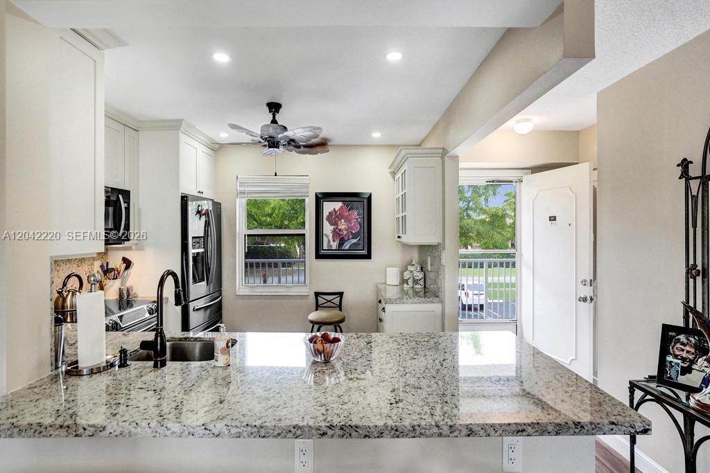 415 SE 11th Ter # 207, Dania Beach FL 33004 photo 4