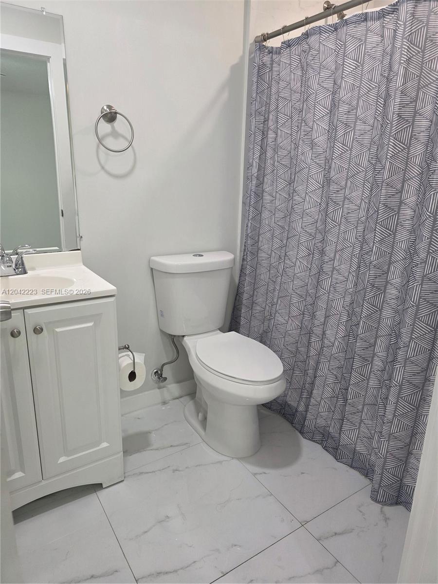 1281 Redbird Ave, Miami Springs FL 33166 photo 4