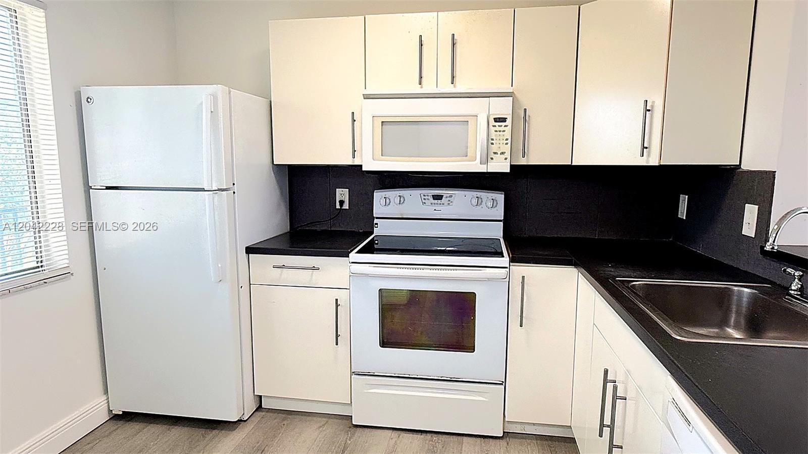 8560 N Sherman Cir # 302, Miramar FL 33025 photo 2
