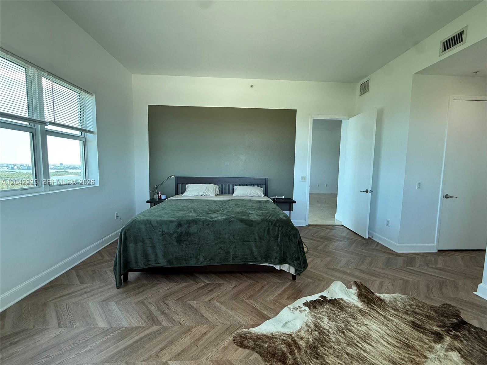 15051 Royal Oaks Ln # 2601, North Miami FL 33181