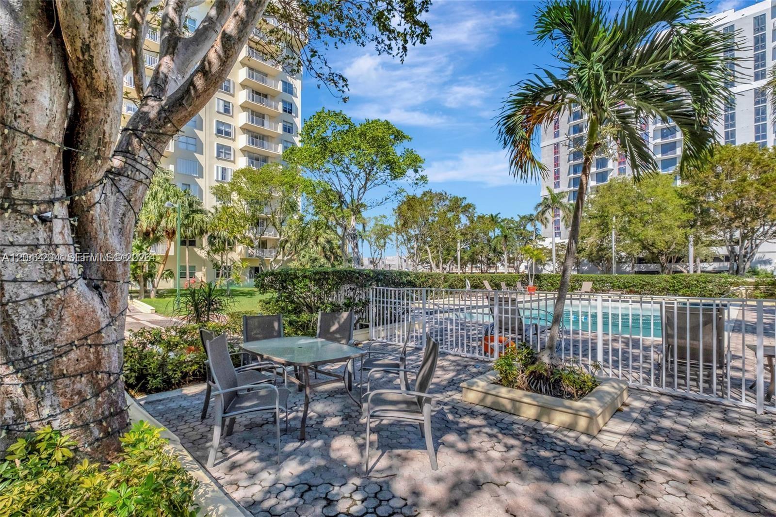 11111 Biscayne Blvd, Miami FL 33181 photo 2