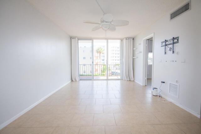 301 Croton Avenue # 303, Lantana FL 33462 photo 3