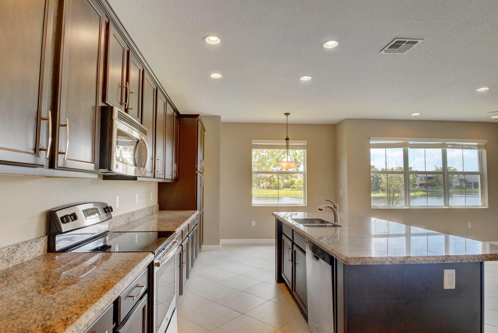 2916 Payson Way, Wellington FL 33414 photo 3