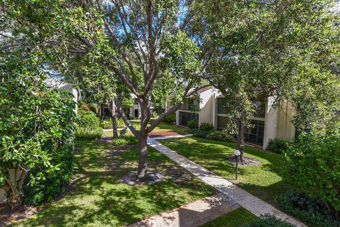 150 Pineview Road # L6, Jupiter FL 33469
