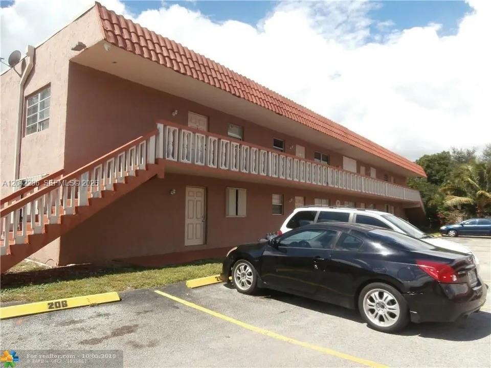 7830 NW 33rd St # 206, Davie FL 33024