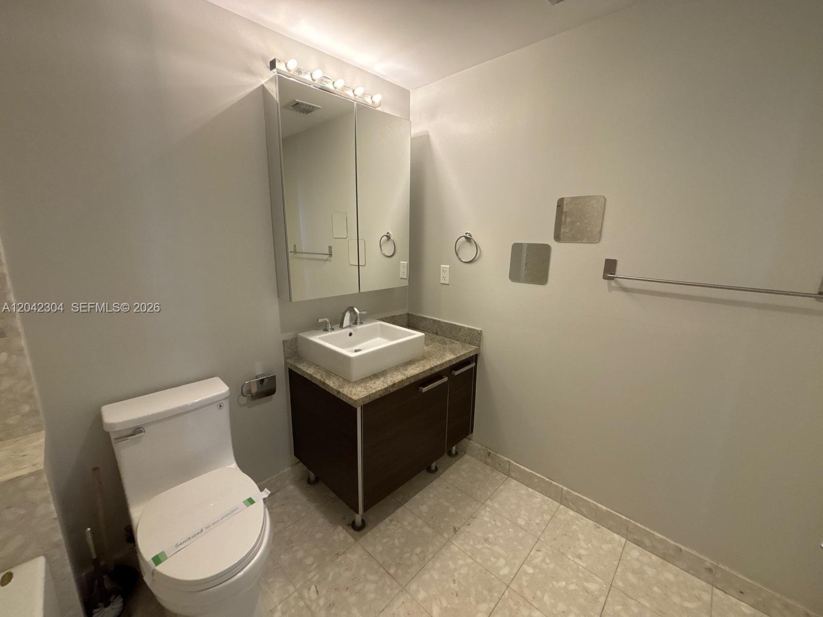 185 SW 7th St # 1410, Miami FL 33130 photo 2