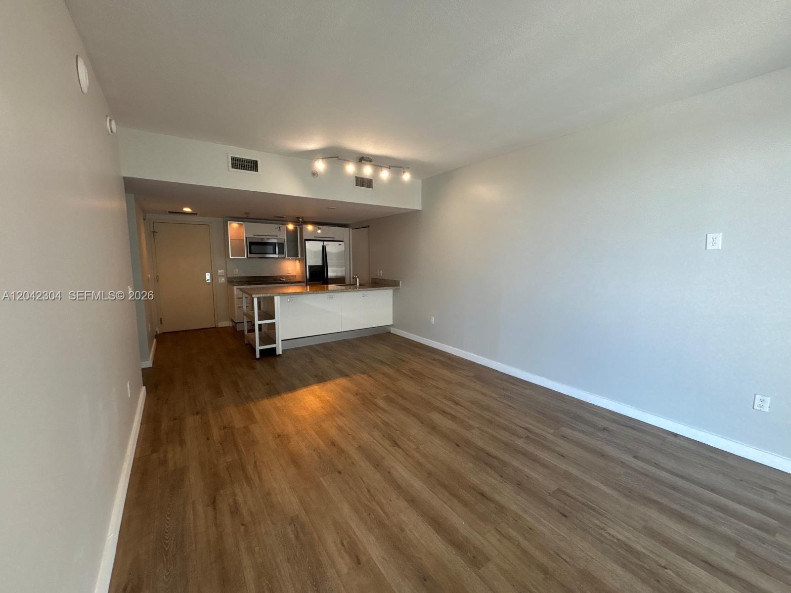 185 SW 7th St # 1410, Miami FL 33130 photo 5