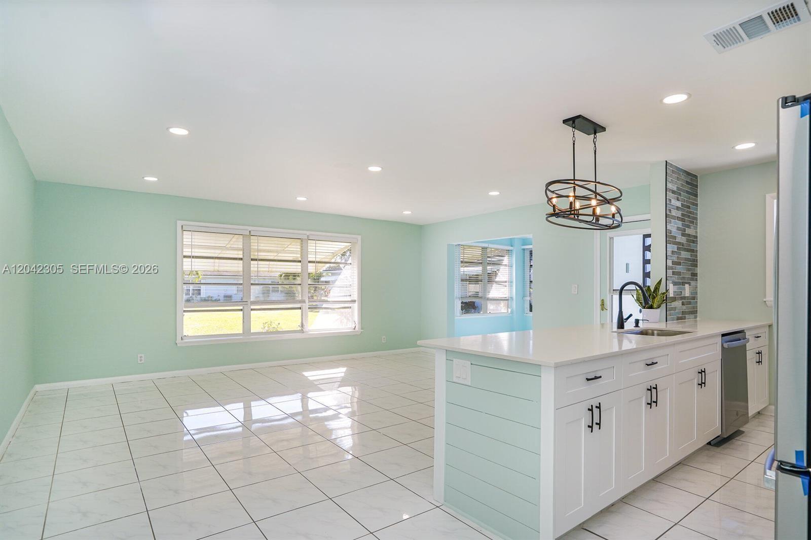 560 High Point Dr # D, Delray Beach FL 33445 photo 5