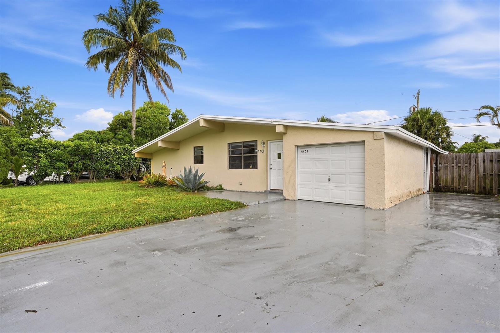 4401 NW 33rd Street, Lauderdale Lakes FL 33319 photo 2