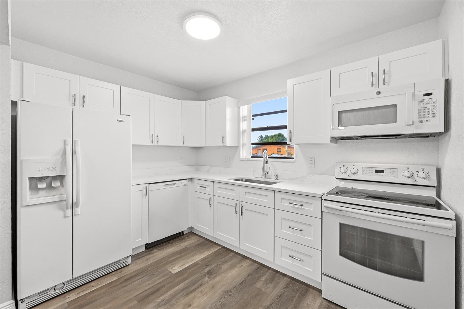 4401 NW 33rd Street, Lauderdale Lakes FL 33319 photo 4