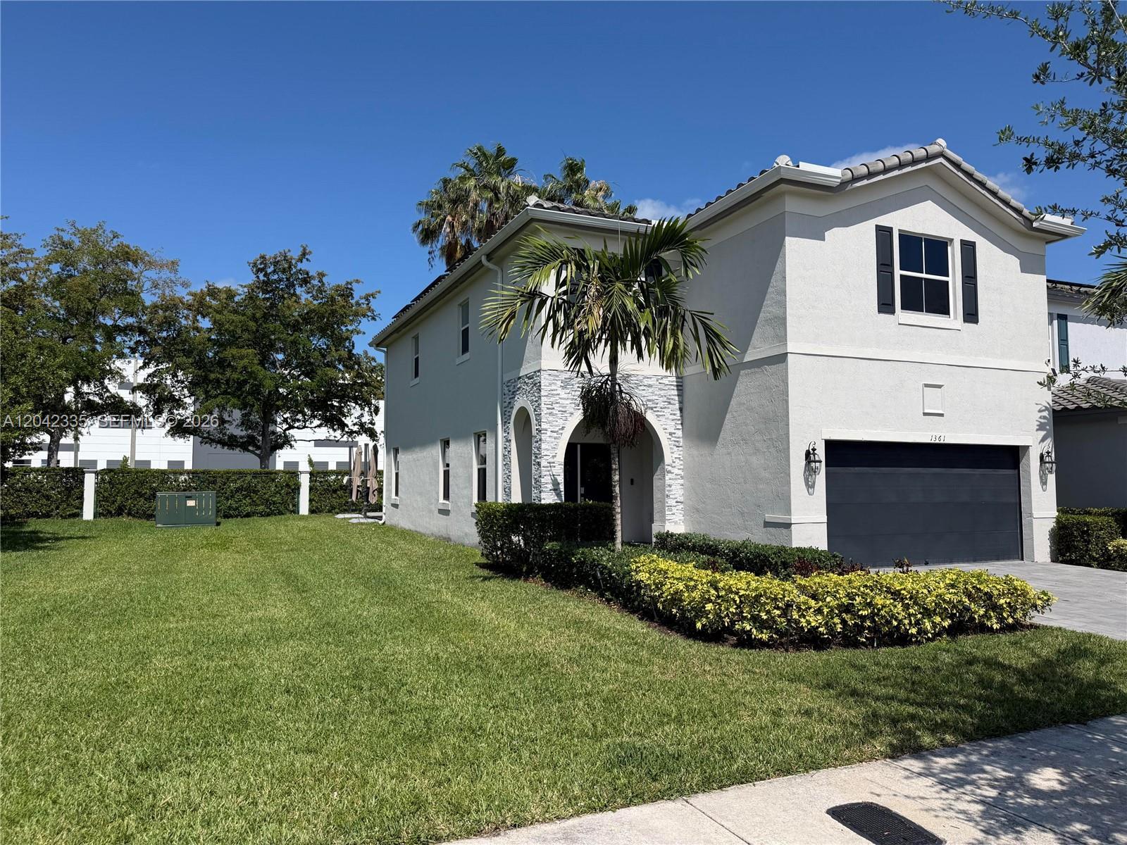1361 SE 27th Ter, Homestead FL 33035 photo 2