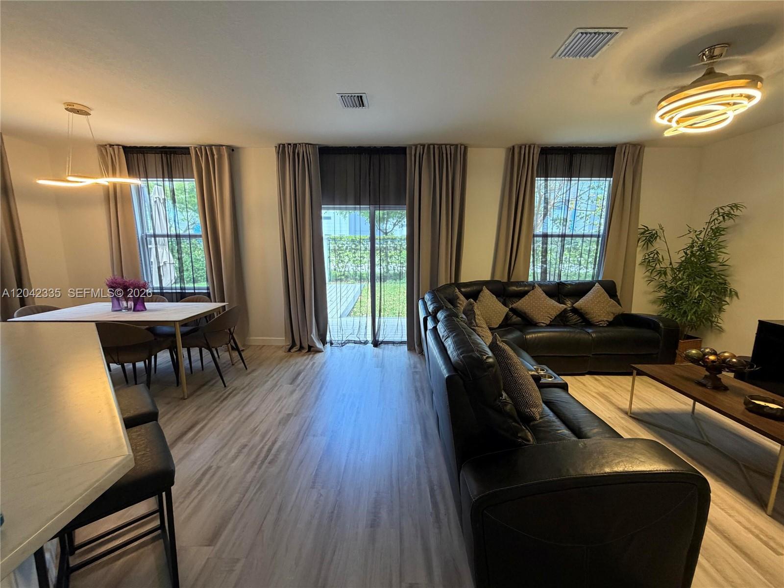 1361 SE 27th Ter, Homestead FL 33035 photo 5