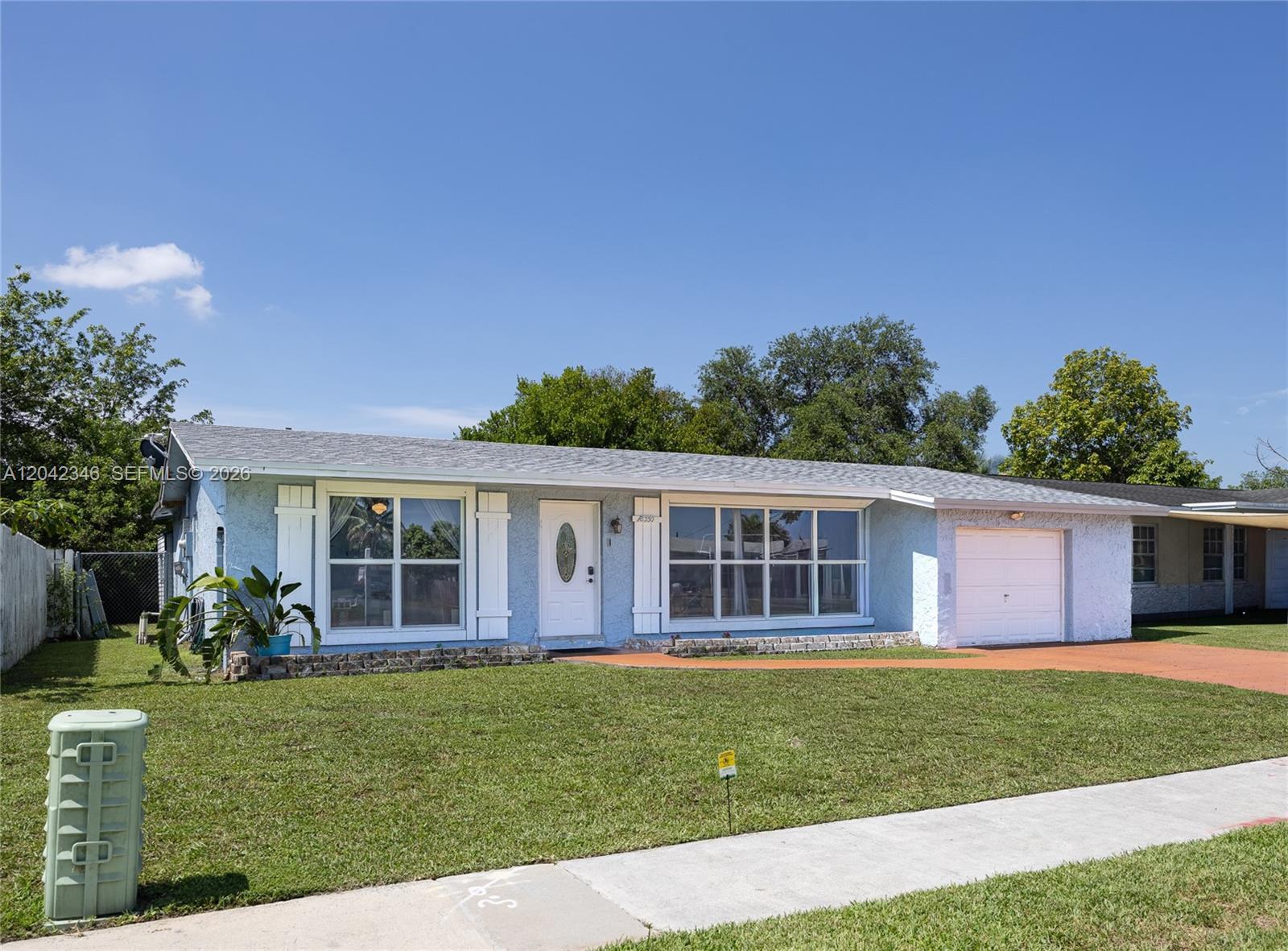 8350 NW 27th Pl, Sunrise FL 33322 photo 2