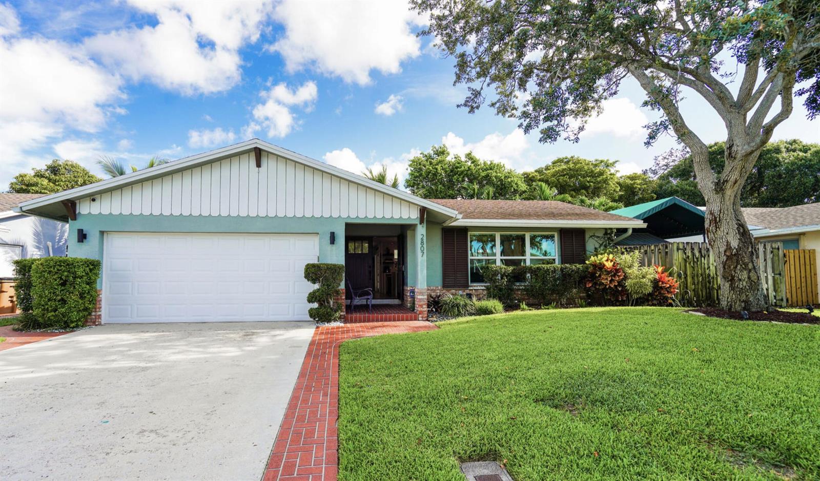 2807 SW 13th Court, Deerfield Beach FL 33442 photo 2