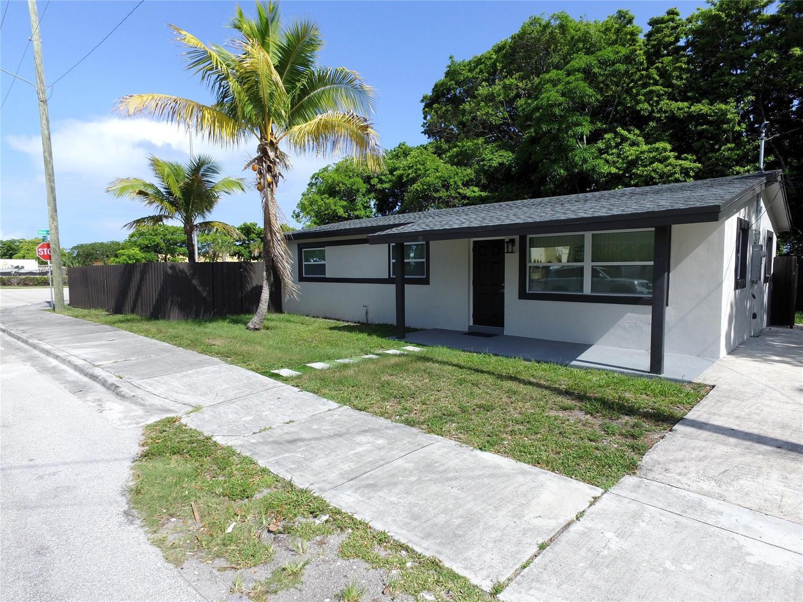10 SW 5th Court, Deerfield Beach FL 33441