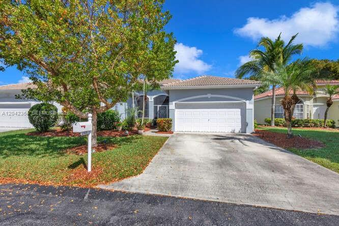 2405 SE 5th Ct, Homestead FL 33033 photo 4