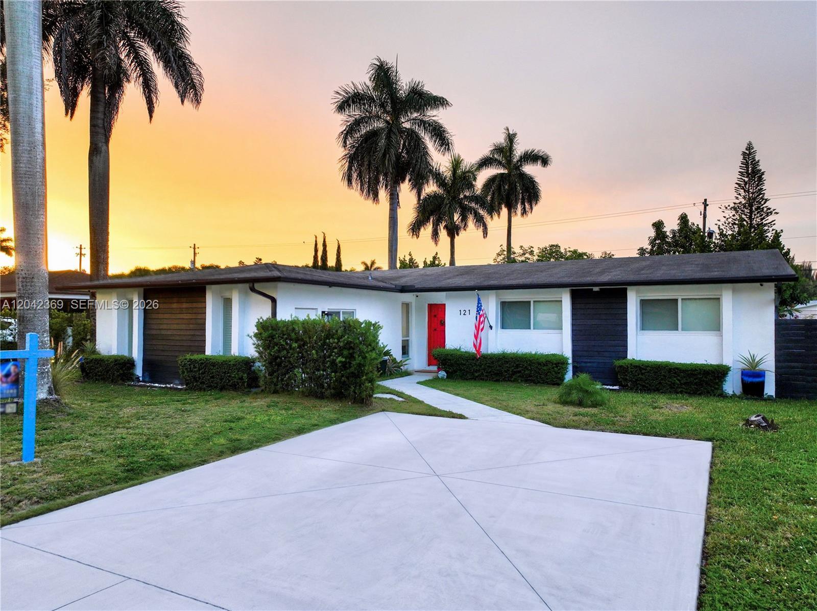 121 NE 18th St, Homestead FL 33030 photo 3