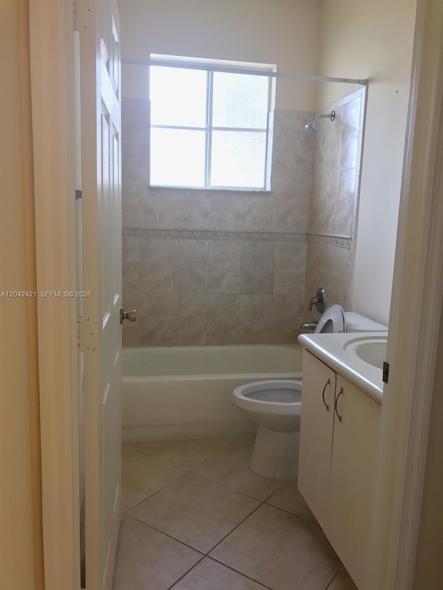 5 SW 14th Ter, Homestead FL 33030 photo 2