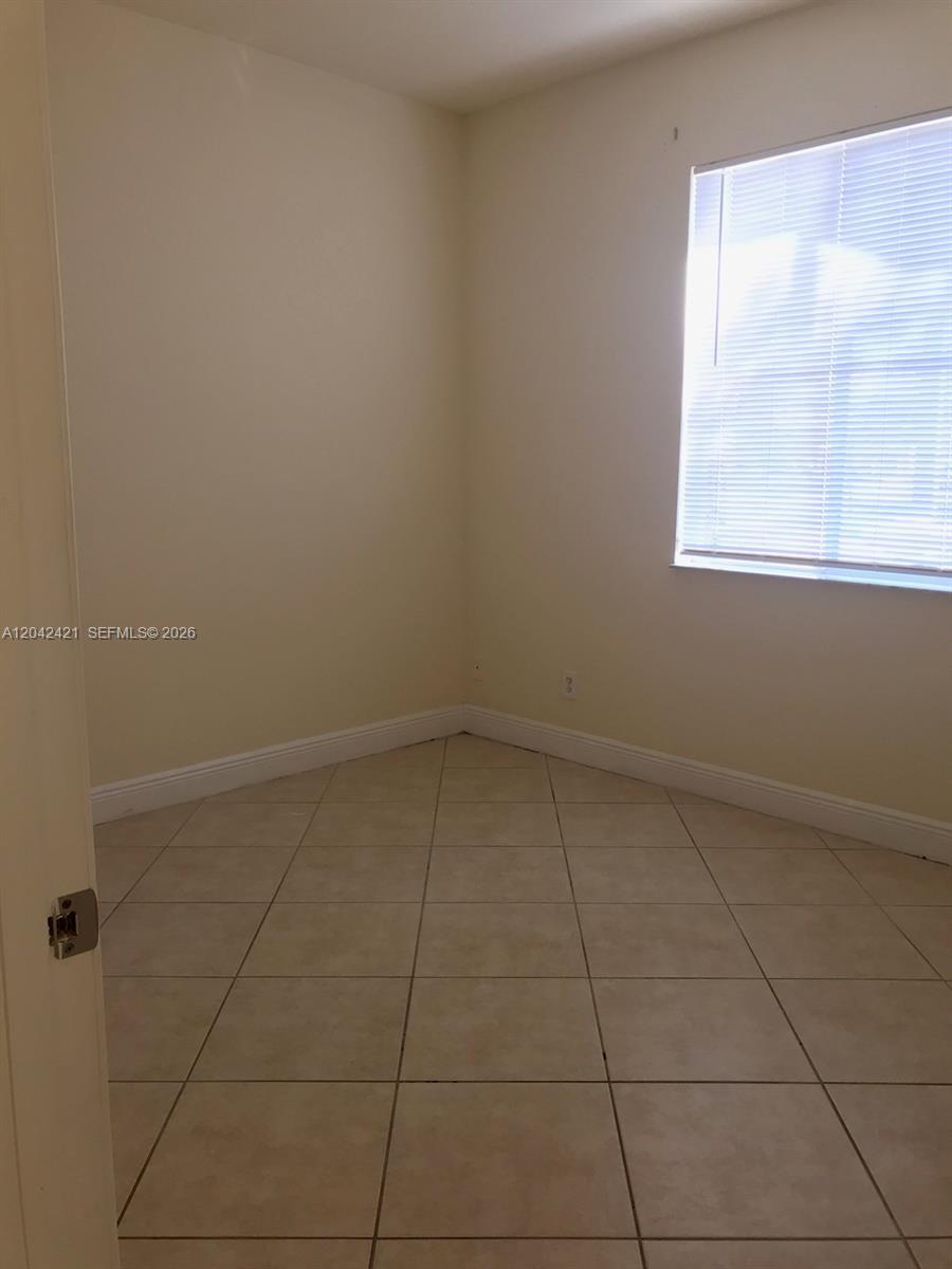 5 SW 14th Ter, Homestead FL 33030 photo 4