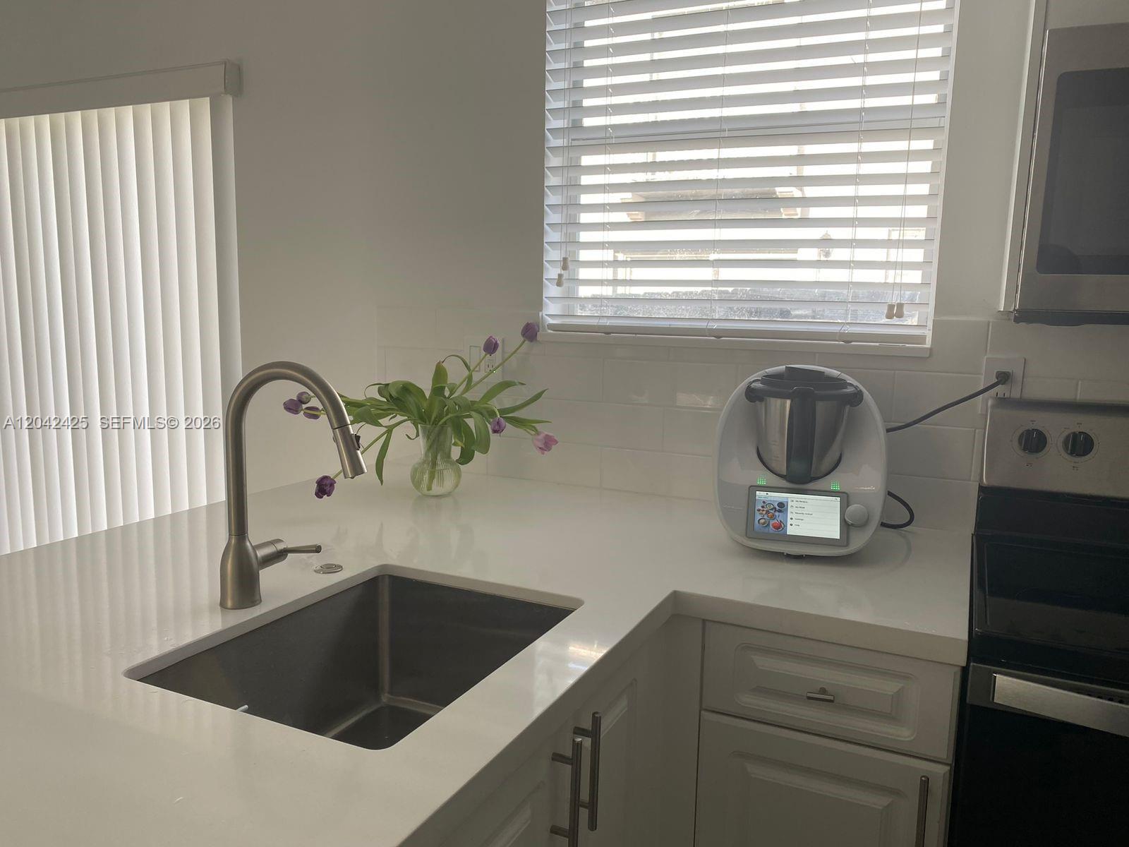 5245 NW 112th Ave # 8, Doral FL 33178 photo 2